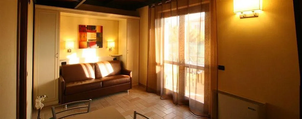 Aparthotel Borgo Castel Savelli Grottaferrata 2*,  Italia