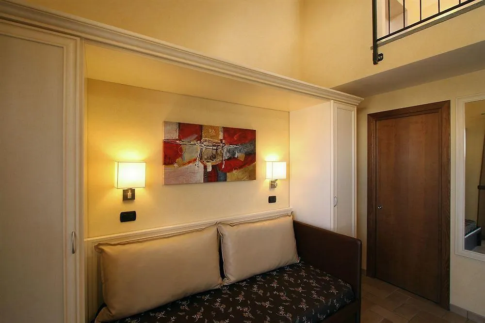 Aparthotel Borgo Castel Savelli Grottaferrata